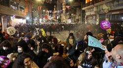 Τουρκία: Διαδήλωση γυναικών κατά της έμφυλης βίας στην Κωνσταντινούπολη – Δακρυγόνα από την αστυνομία