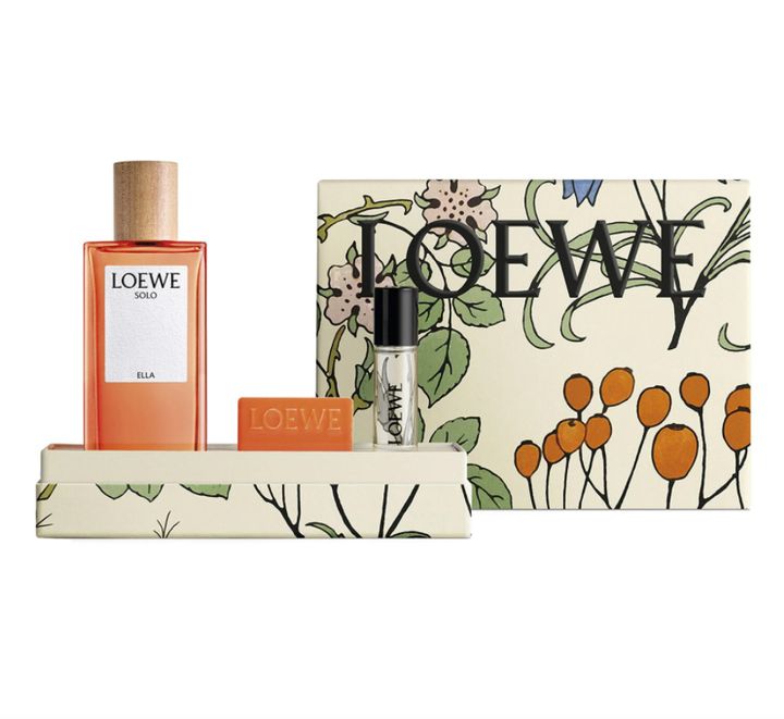Estuche de perfume de Loewe.