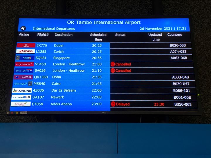 Ακυρώσεις πτήσεων στον πίνακα του αεροδρομίου του Γιοχάνεσμπουργκ 