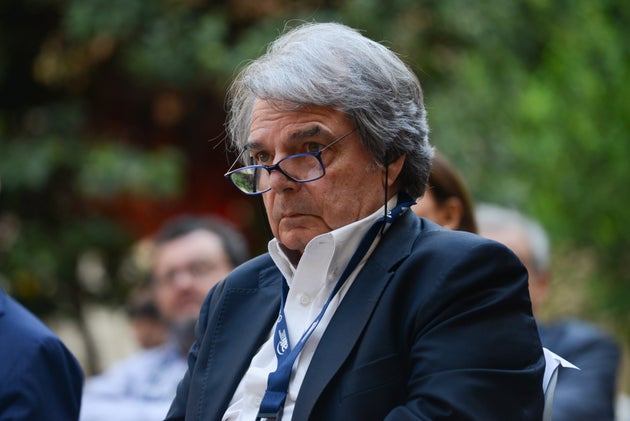 Renato Brunetta: "Cambio del sangue nella P.A., alziamo gli stipendi agli statali" Renato Brunetta: "Cambio del sangue nella P.A., alziamo gli stipendi agli statali"