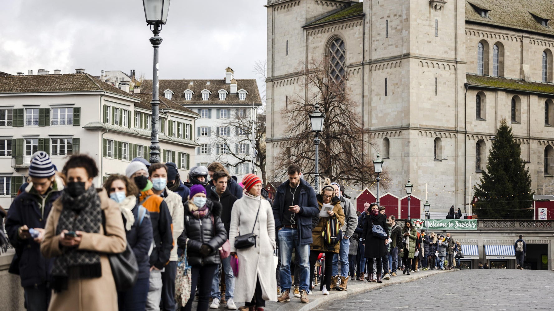 referendum sul green pass in svizzera vince il si con il 63 l huffpost