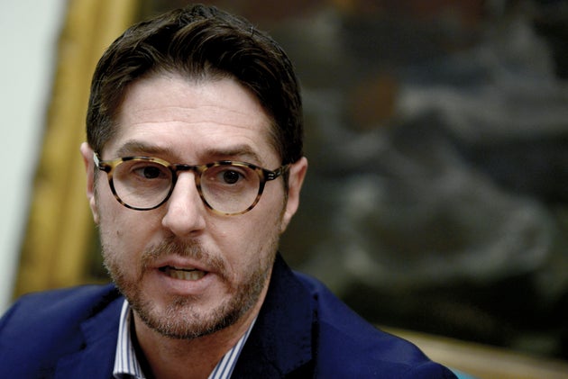Molteni contro Lamorgese: "Neanche avvisato di riunione anti Covid con i prefetti" Molteni contro Lamorgese: "Neanche avvisato di riunione anti Covid con i prefetti"