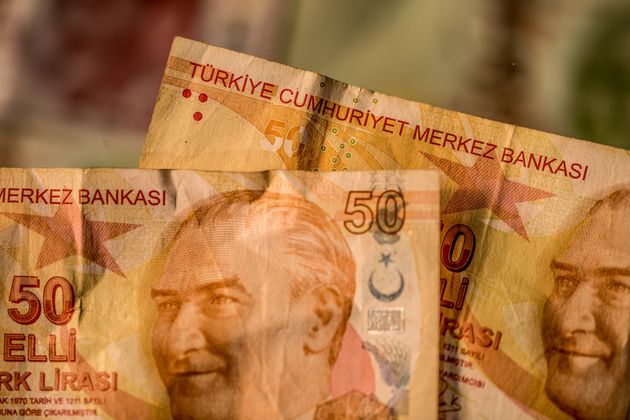 Νέα πτώση της τουρκικής λίρας έναντι δολαρίου και