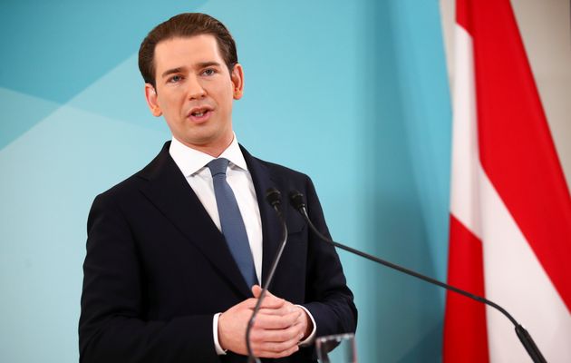 Αυστρία: Ο Κουρτς ανακοίνωσε την απόσυρση του από την