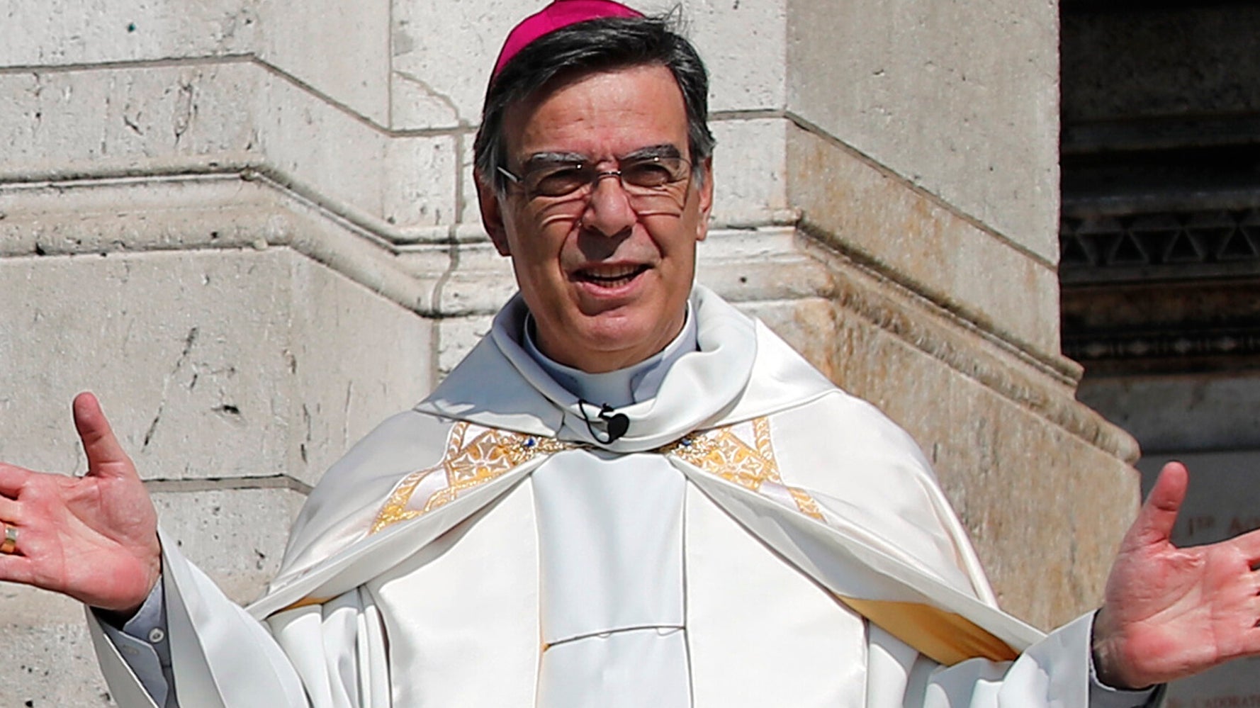 French Archbishop Who Had 'Ambiguous' Relationship With Woman Resigns - Vimarsana News