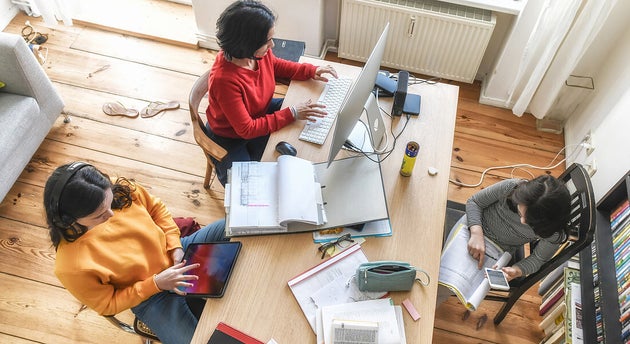 Interessi esistenziali, influenze e sentimenti sul mondo digitale Interessi esistenziali, influenze e sentimenti sul mondo digitale