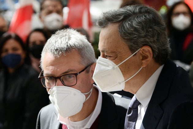 Draghi spiega la nuova Irpef ai sindacati. Ora la trattativa è sui contributi Draghi spiega la nuova Irpef ai sindacati. Ora la trattativa è sui contributi