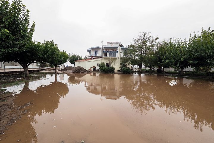 Πλημμύρες και καταστροφές από την έντονη βροχόπτωση στις πυρόπληκτες περιοχές της Β.Εύβοιας, στιγμιότυπα από την Αγία Άννα, Οκτωβρίος 2021.