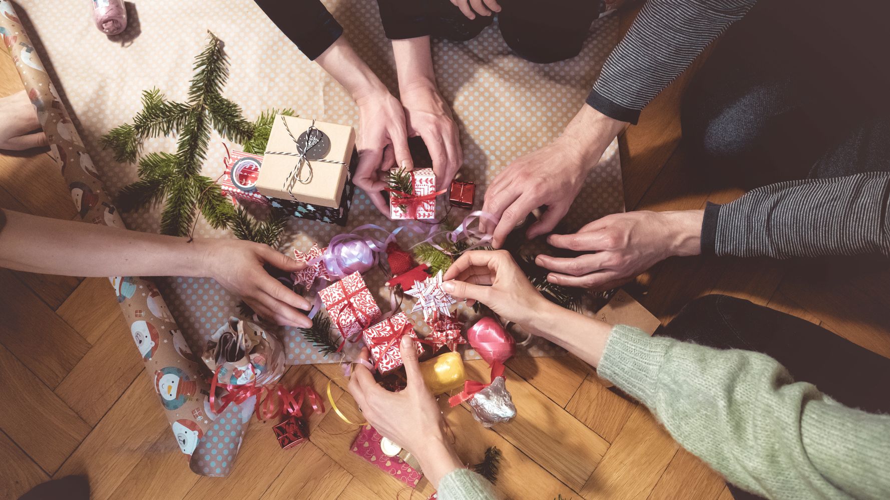 3 manières d'organiser un "Secret Santa" réussi entre collègues ou amis