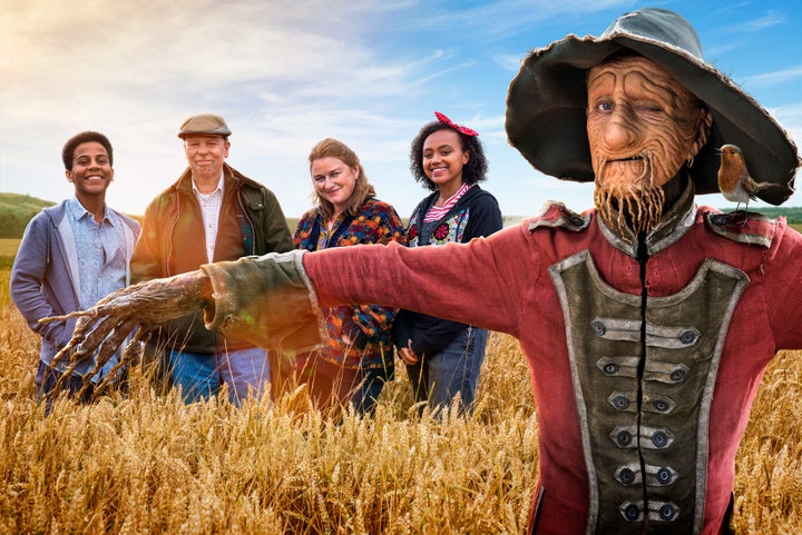 Mackenzie Crook reprises his role as Worzel Gummidge