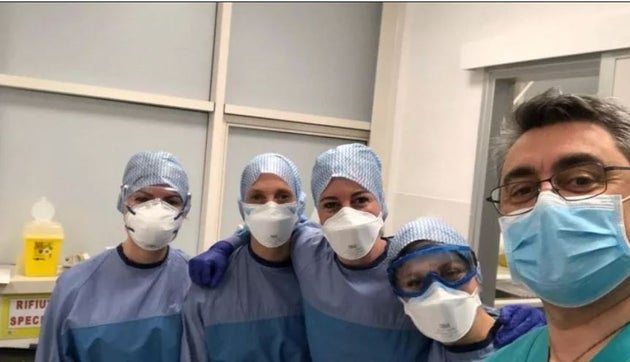 Primario di Pesaro: "Ho sbagliato a sfogarmi. Ma non empatizzo con con i No Vax che contagia i fragili" Primario di Pesaro: "Ho sbagliato a sfogarmi. Ma non empatizzo con con i No Vax che contagia i fragili"