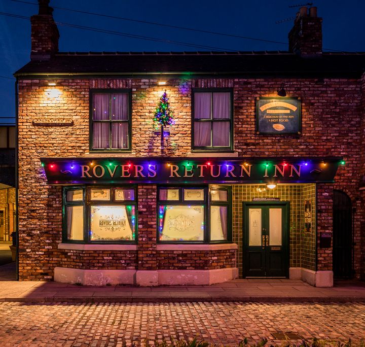 Will it be a happy Christmas for the residents of Weatherfield? 