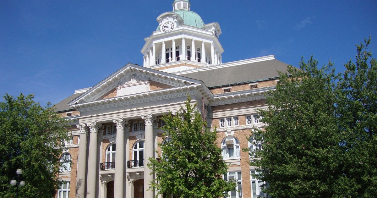 Black Man To Be Retried After All-White Jury Used Room With Confederate Decor