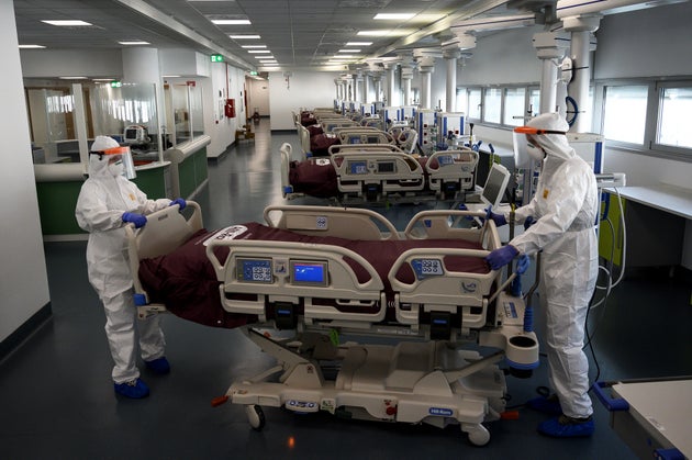 Covid, Sebastiani (Cnr): "Brusco aumento ricoveri. Più Regioni a un passo dalla zona gialla" Covid, Sebastiani (Cnr): "Brusco aumento ricoveri. Più Regioni a un passo dalla zona gialla"