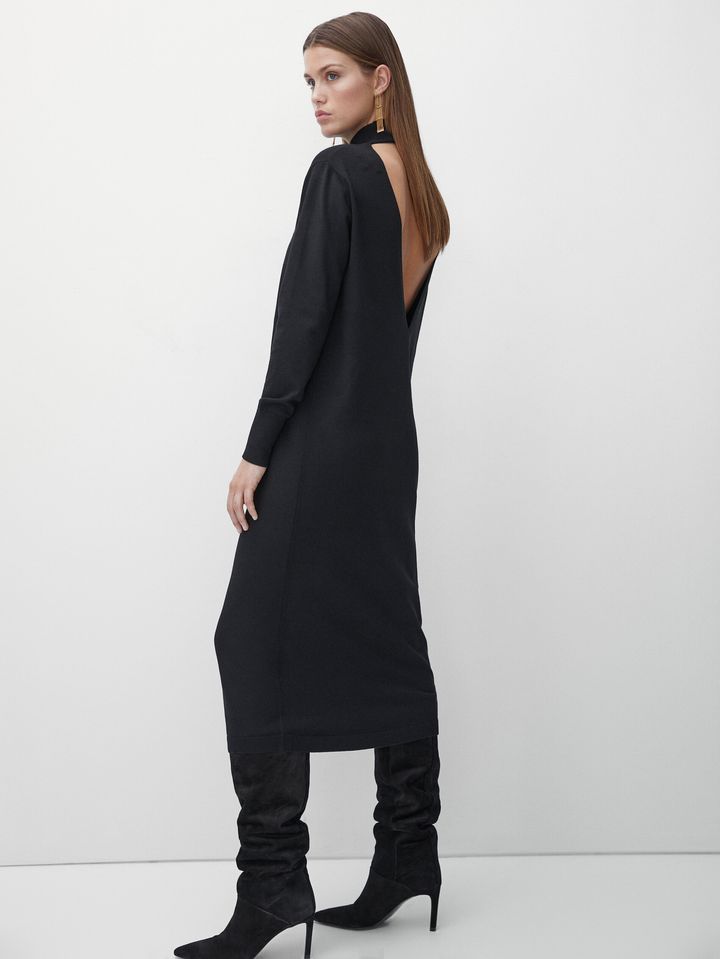 FLOWING KNIT DRESS WITH BACK OPENING
