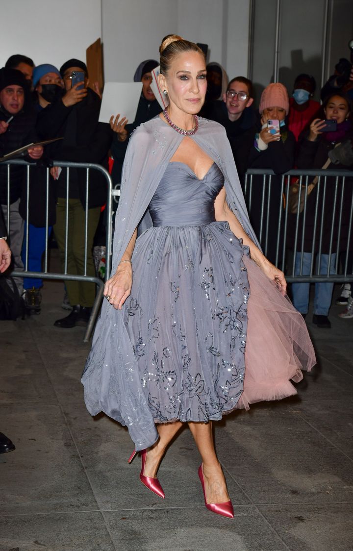 NEW YORK, NEW YORK - DECEMBER 08: Sarah Jessica Parker arrives to premiere of "And Just Like That" at Museum of Modern Art on December 08, 2021 in New York City. (Photo by James Devaney/GC Images)