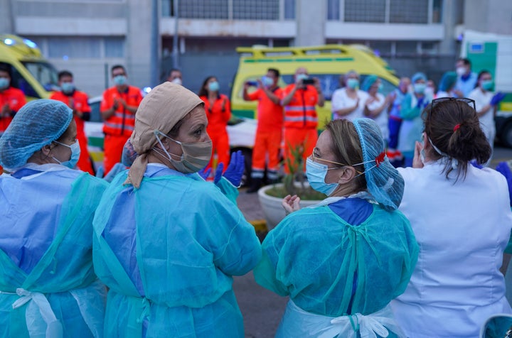 Sanitarios en el Hospital Virgen del Rocío de Sevilla.