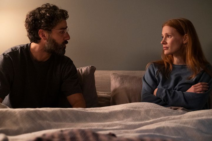 Oscar Isaac and Jessica Chastain on HBO "Scenes from a wedding."