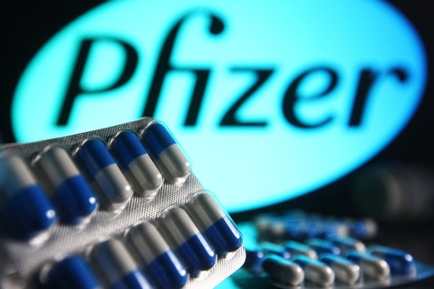 Pfizer: Αποτελεσματικό 90% το χάπι για τον κορονοϊό, προστατεύει και από την