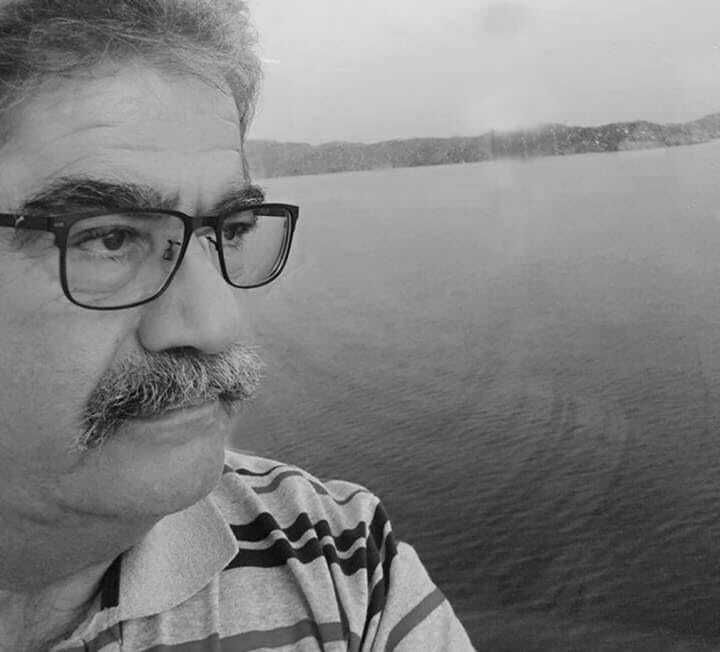 O Mανώλης Αγιομυργιαννάκης, συνταξιούχος εκπαιδευτικός και περιφερειακός σύμβουλος στην Αμαλιάδα, πέθανε σε ηλικία 66 ετών, στις 12 Μαρτίου 2020. Υπήρξε το πρώτο θύμα της πανδημίας κορονοϊού στην Ελλάδα.