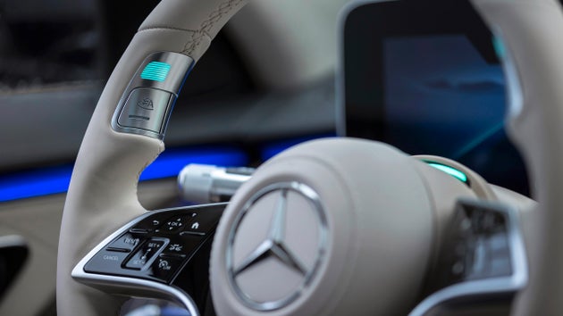 Η Mercedes θα πουλά οχήματα με σύστημα αυτόνομης οδήγησης επιπέδου