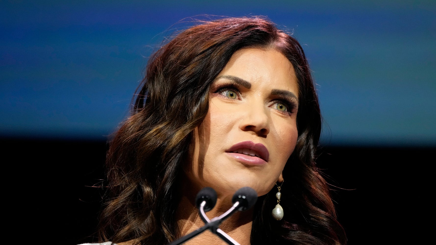 Official Felt Intimidated At Meeting With Gov. Kristi Noem, Daughter - Vimarsana News