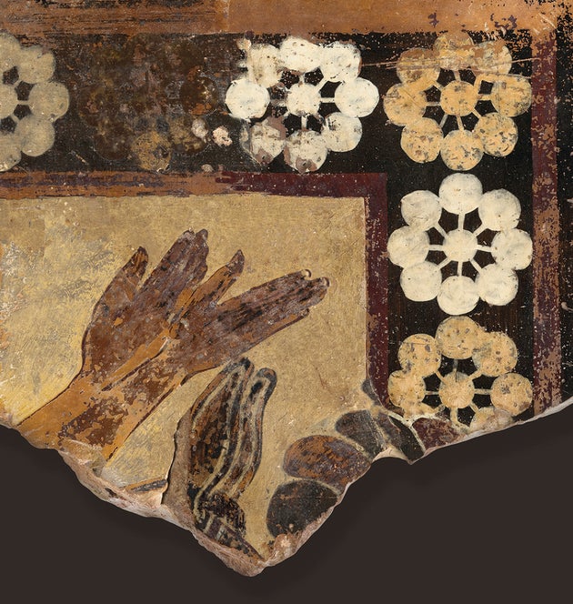 Λεπτομέρεια τμήματος μετόπης με ζωγραφική