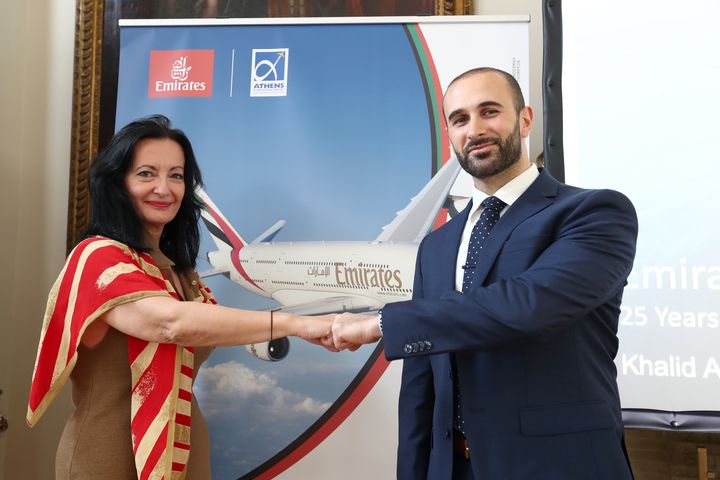 H Ιωάννα Παπαδοπούλου, Διευθύντρια Επικοινωνίας & Μάρκετινγκ, Διεθνής Αερολιμένας Αθηνών με τον κ. Khalid Al Zarooni, Area Manager, Greece and Albania, Emirates