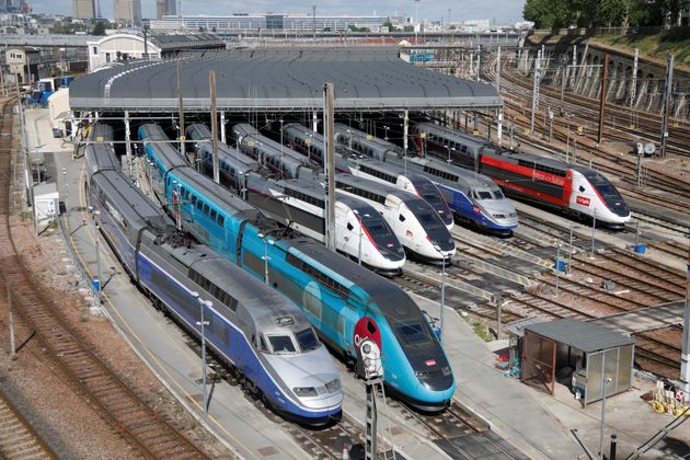 Le gouvernement et la direction de la SNCF disent espérer parvenir à un accord et éviter la grève qui...