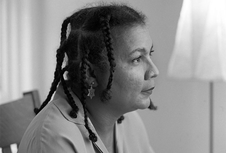 Author and cultural critic bell hooks poses for a portrait on December 16, 1996 in New York City, New York. (Photo by Karjean Levine/Getty Images)
