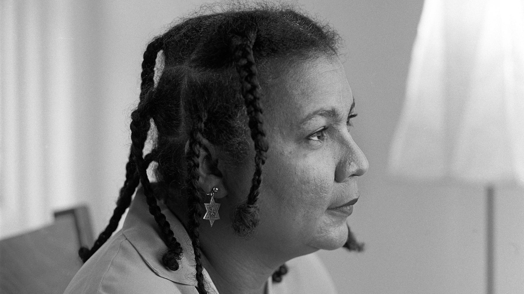 bell hooks, Groundbreaking Feminist Thinker, Dies At 69 - Vimarsana News