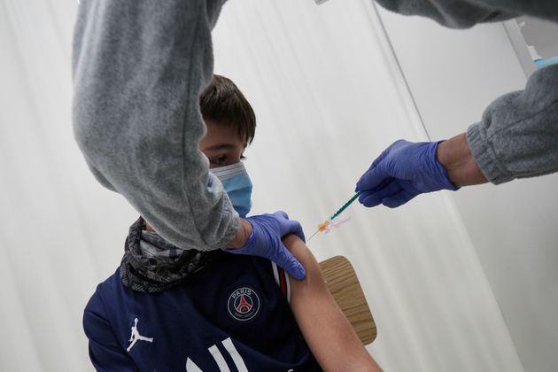 Un enfant vacciné contre le Covid-19 à Pampelune, en Espagne, le 16 décembre