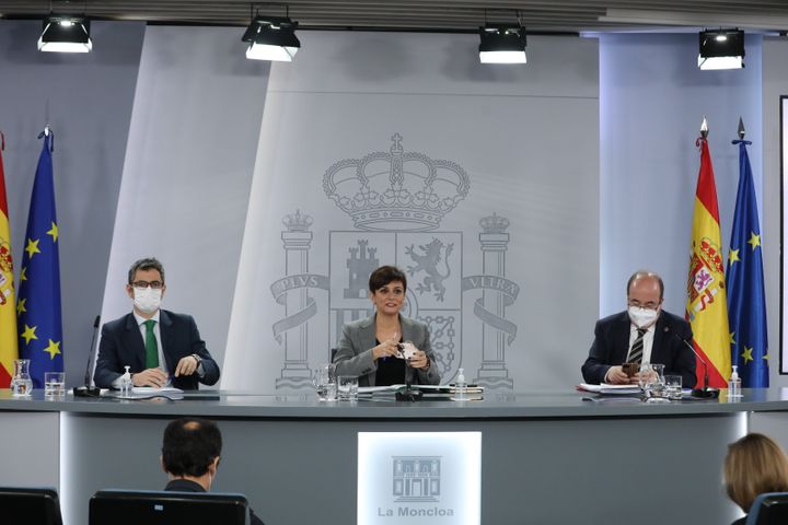 El ministro de Presidencia, Félix Bolaños, la ministra Portavoz, Isabel Rodríguez y el ministro de Cultura y Deporte, Miquel Iceta.