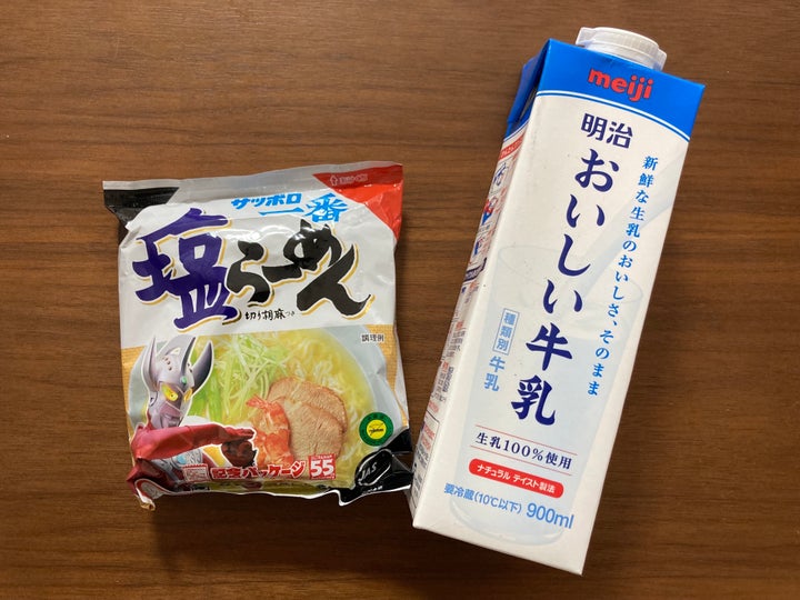 サッポロ一番と牛乳。一体どんな味になるのだろう。。