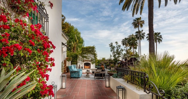 Η έπαυλη στο Λος Φελίζ που αγόρασε ο Ντι Κάπριο για την μητέρα του έναντι 6,2 εκ. ευρώ.