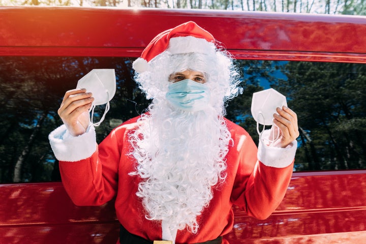 Si Santa se pone la mascarilla, tú también deberías.