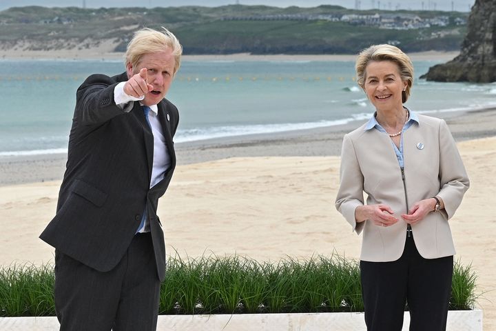 Boris Johnson y Ursula von der Leyen, el pasado junio en la cumbre del G7 en Cornualles (Reino Unido).