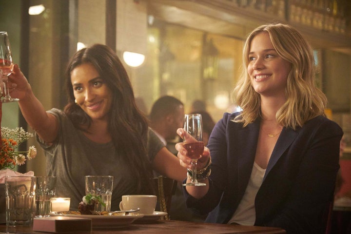 Shay Mitchell a joué Peach on You, qui a sans doute volé la vedette