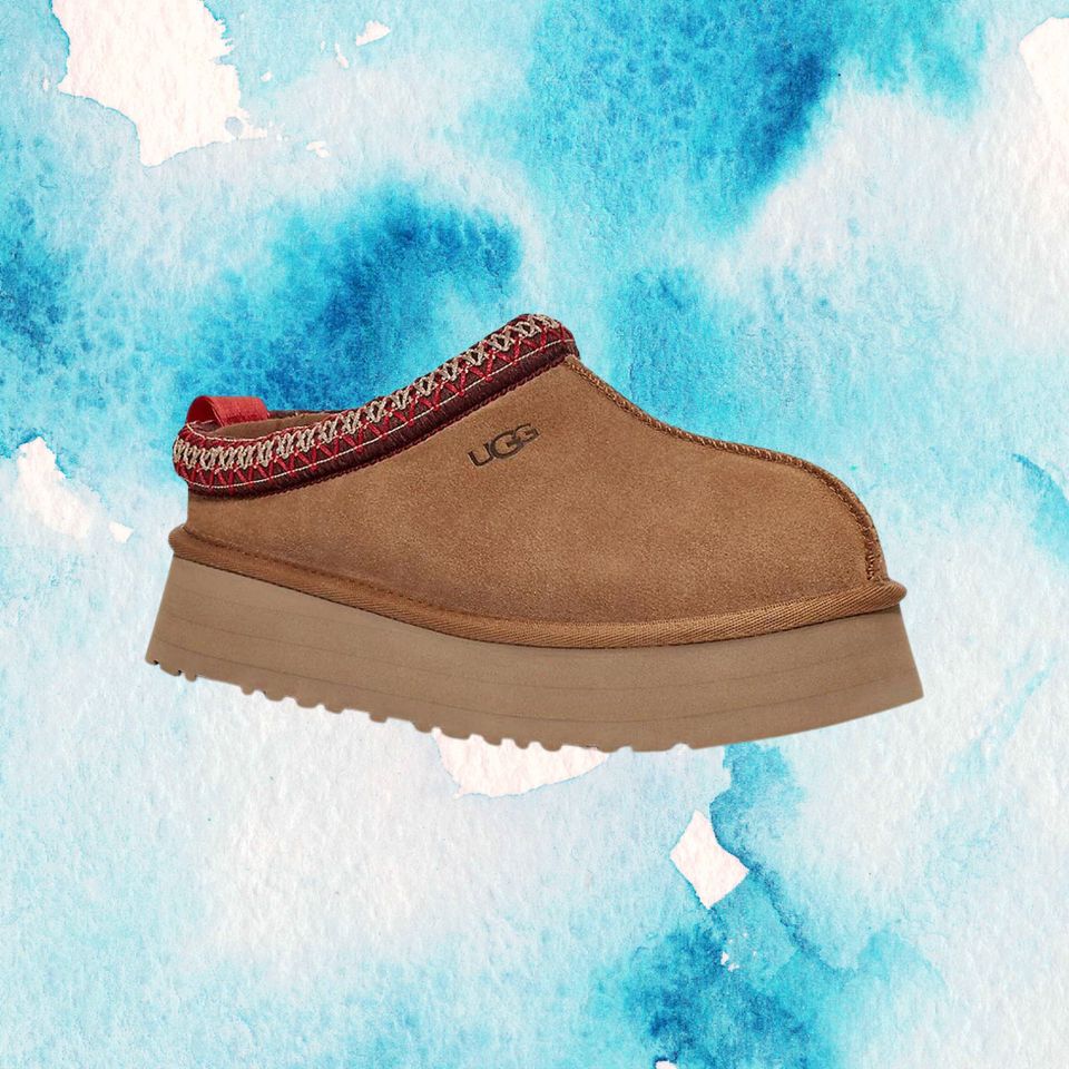 *The* trendy TikTok platform Ugg mule slippers