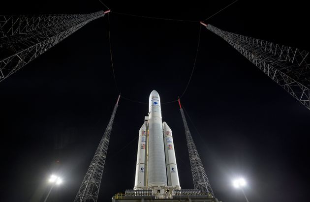 La fusée Ariane 5 transportant le télescope James Webb, le 23 décembre 2021 à Kourou, en Guyane française.