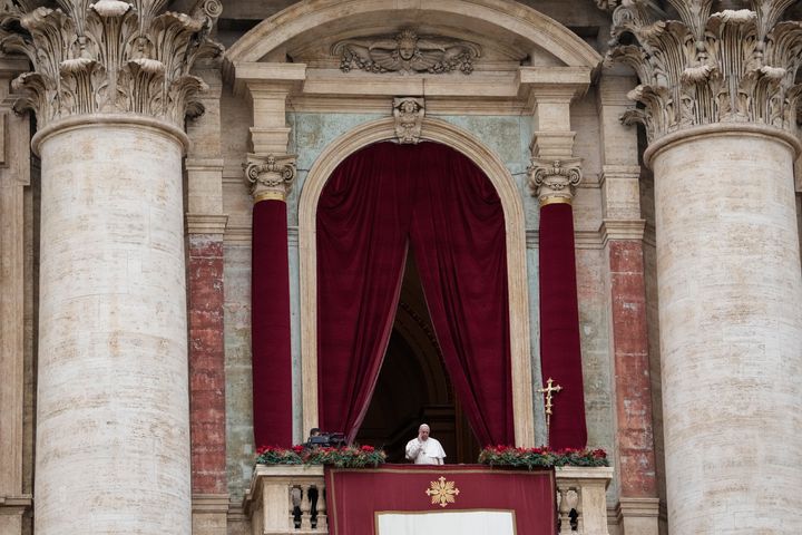 Οι καθιερωμένες ευχές από τον Πάπα Φραγκίσκο - Βατικανό, Ιταλία