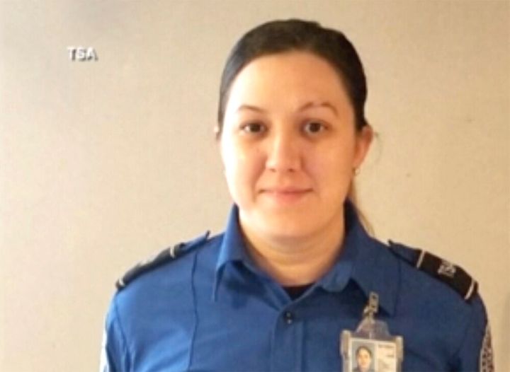 Η αξιωματικός της TSA, Σεσίλια Μοράλες.