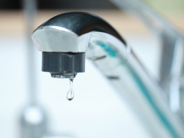 水道管や給湯器の凍結に注意を 防ぐために知っておきたい 水抜き のやり方とは ハフポスト 水道管や給湯器の凍結に注意を 防ぐために知っておきたい 水抜き のやり方とは ハフポスト