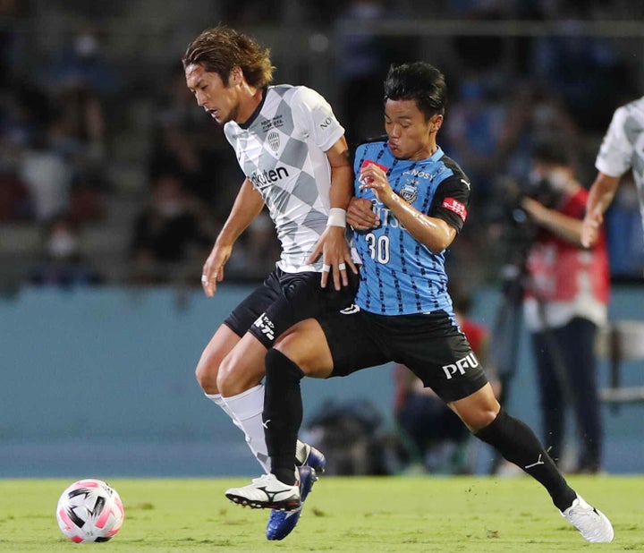 神戸の菊池流帆選手(左)、2020年9月撮影