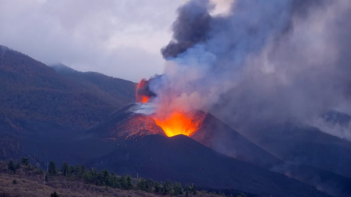El volcán en erupción