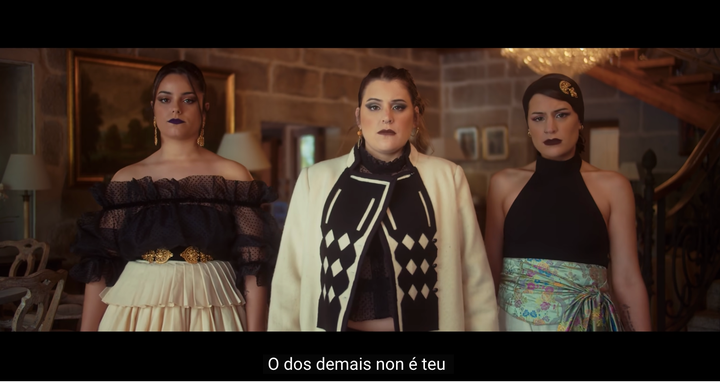 Las componentes de Tanxugueiras, en un videoclip.