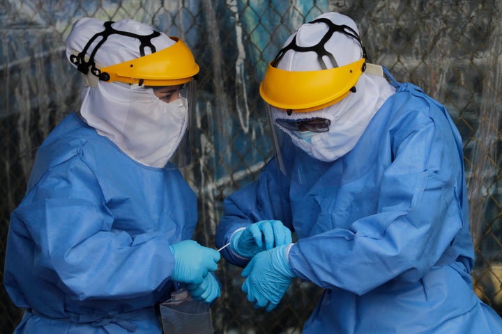 Sanitarios durante la pandemia.