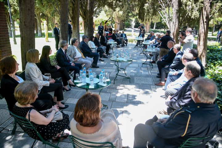 Η πρόεδρος της Δημοκρατίας Αικατερίνη Σακελλαροπούλου,συναντήθηκε σήμερα με την Εθνική Επιτροπή Υγείας για την καταπολέμιση του COVID-19 στο Προεδρικό Μέγαρο, Τετάρτη 17 Ιουνίου 2020 (EUROKINISSI/ΜΙΧΑΛΗΣ ΚΑΡΑΓΙΑΝΝΗΣ)
