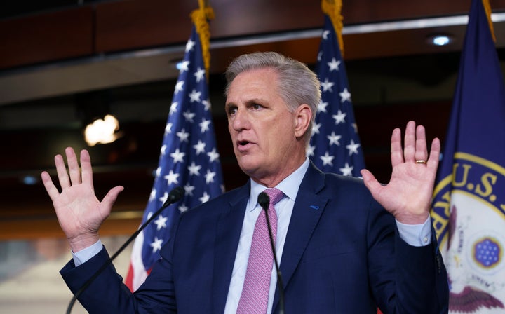 Le leader de la minorité parlementaire Kevin McCarthy (Californie) était l'un des républicains qui s'est rangé du côté du mensonge de Trump au sujet des élections.