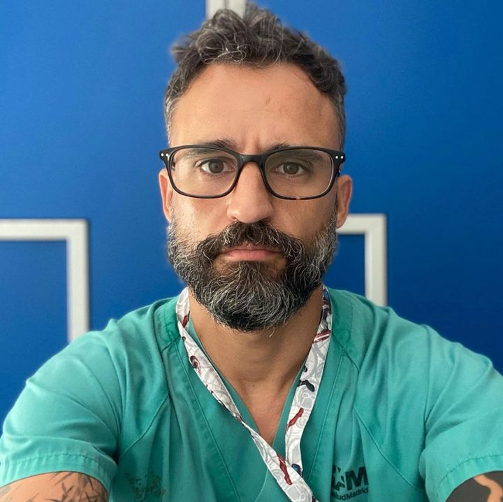 Víctor Aparicio, enfermero de la Unidad de Cuidados Intensivos en Madrid.